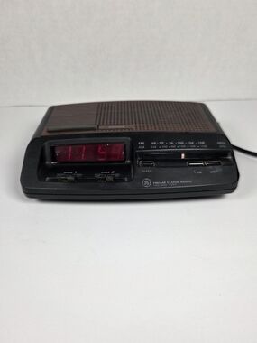 VTG GE Black and Brown FM/AM Clock Radio with Red LED Display